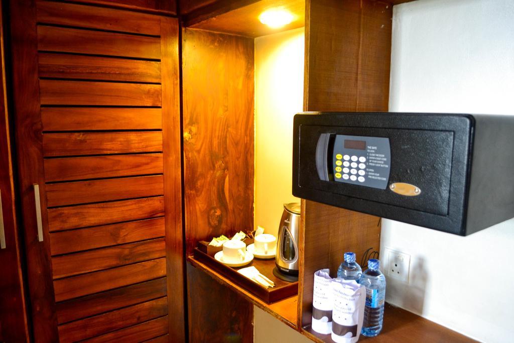 The Valampuri Otel Jaffna Dış mekan fotoğraf